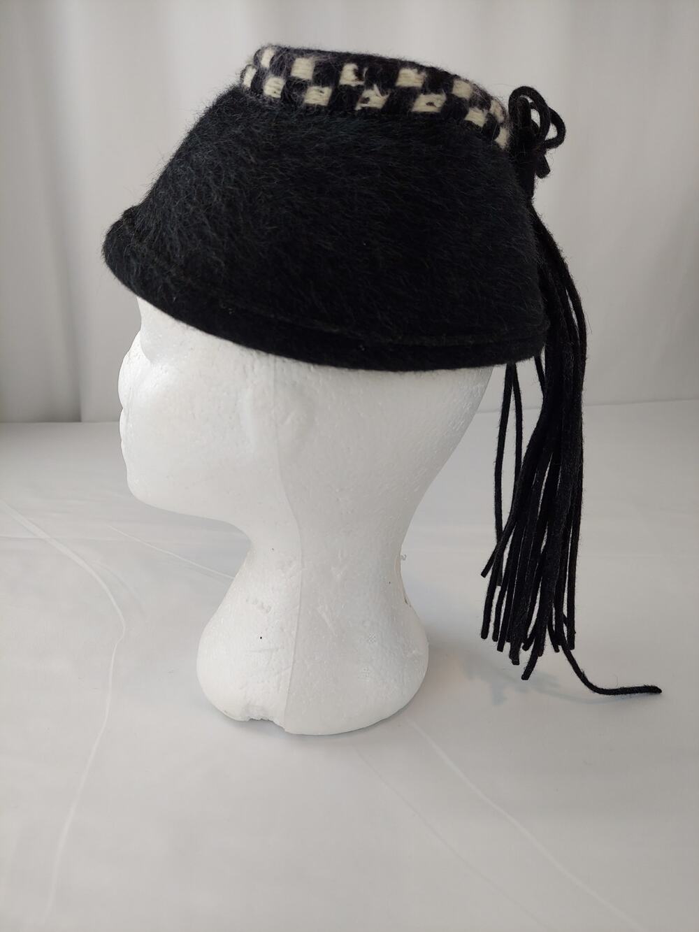 Young Set Unique Tasseled Wool Village Hat Kids Size 21
